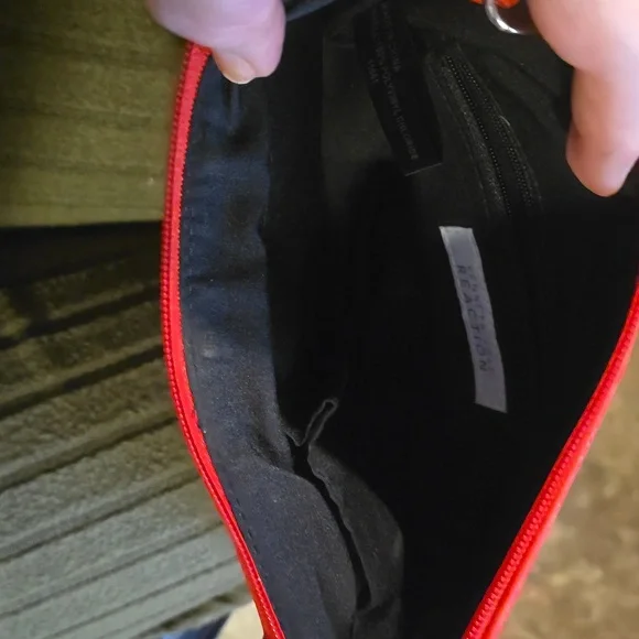 Small red kenneth cole crossbody purse - Picture 4 of 4